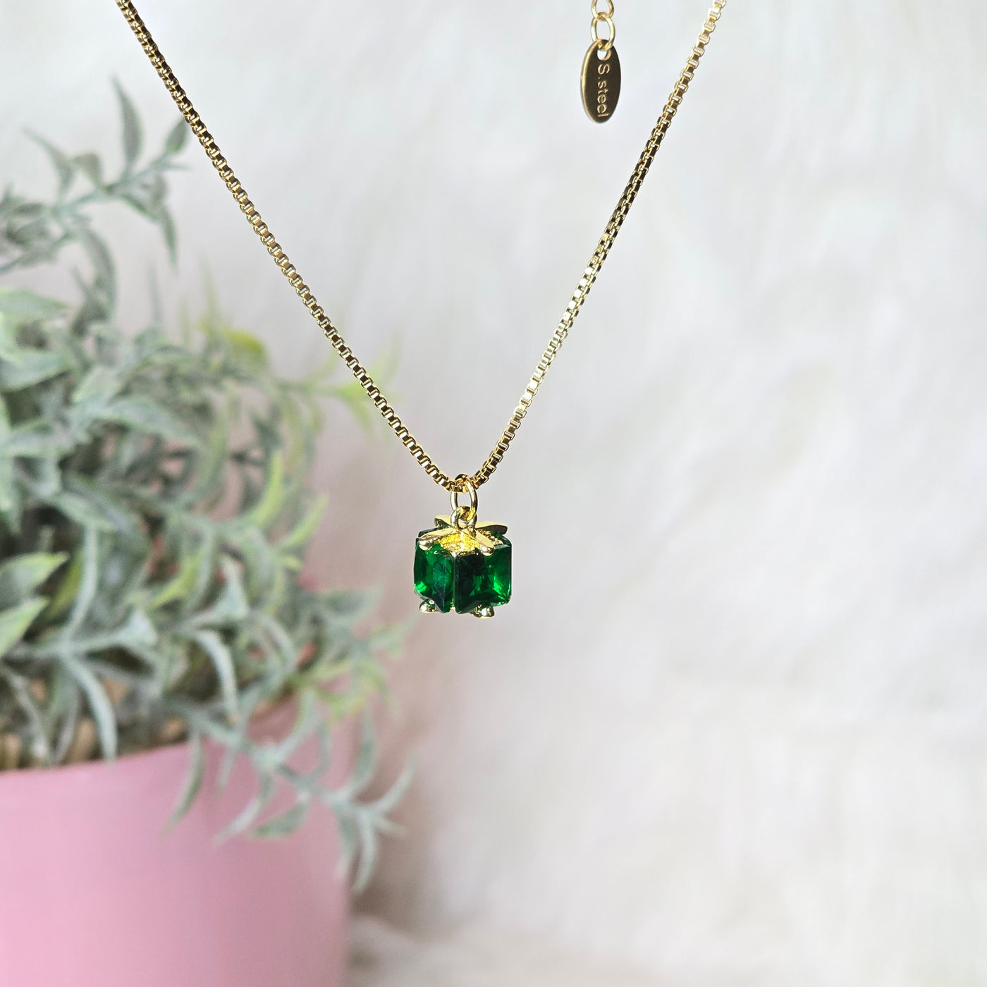 Emerald Aura Necklace Elisse Treasures