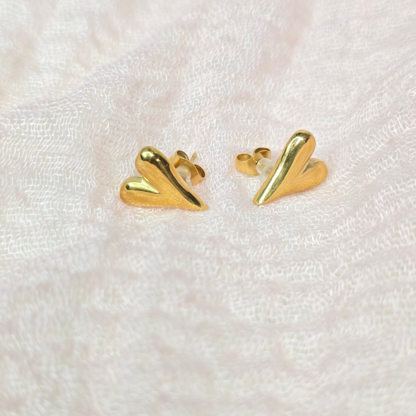 Bold Heart Ear Studs - Elisse Treasures - Earrings - Elisse Treasures