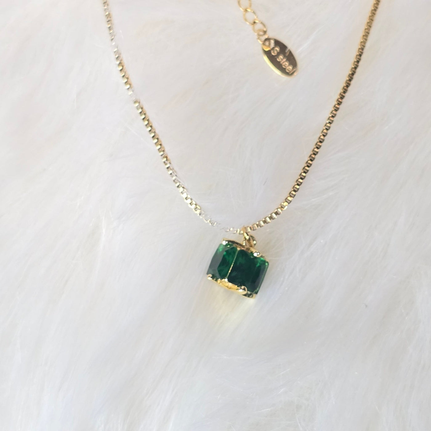 Emerald Aura Necklace - Elisse Treasures - Jewelry - Elisse Treasures