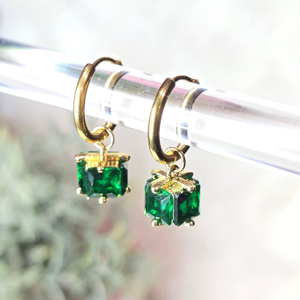 Emerald Huggie Earrings - Elisse Treasures - Jewelry - Elisse Treasures